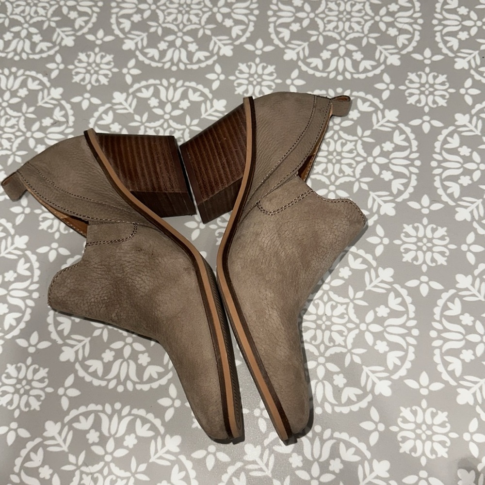 Lucky Brand Women’s Booties - Picture 2 of 6